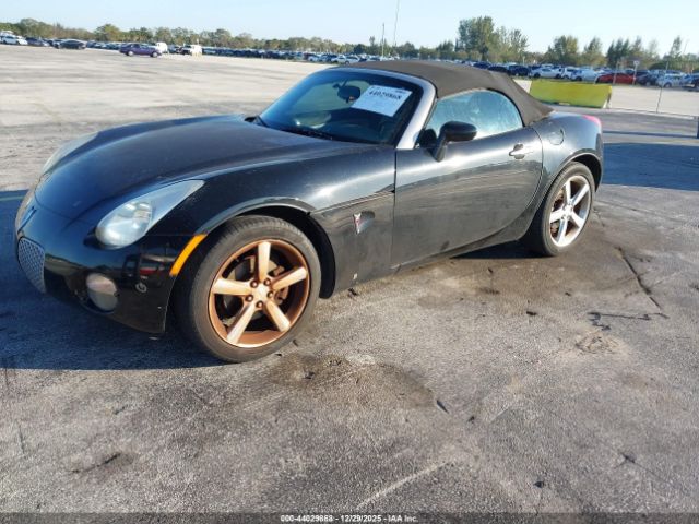 Pontiac Solstice Image 2