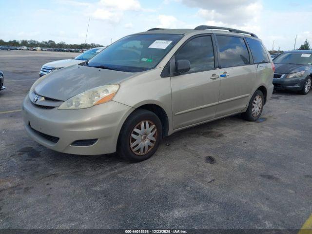 Toyota Sienna Ce Image 4