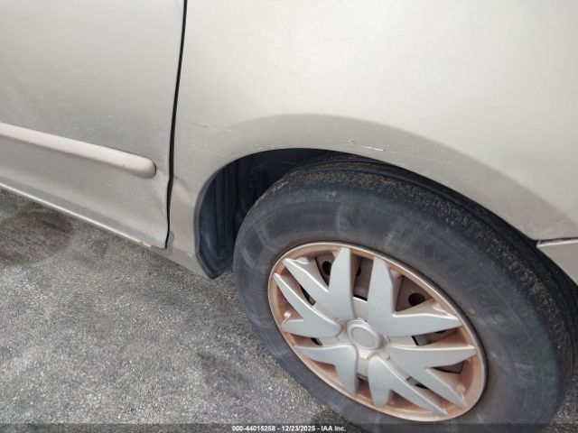 Toyota Sienna Ce Image 11