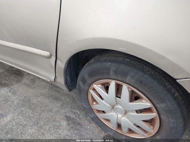 Toyota Sienna Ce Image 11