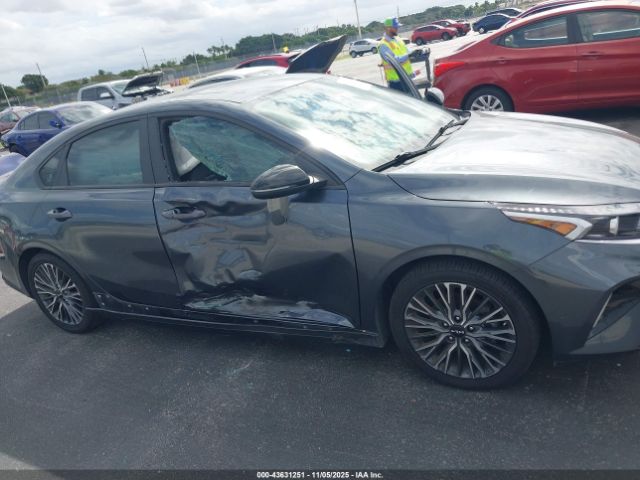 Kia Forte Gt-line Image 8