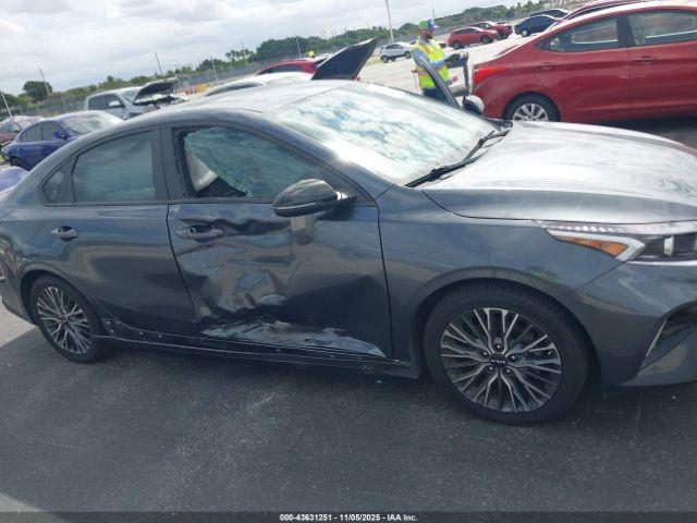 Kia Forte Gt-line Image 8