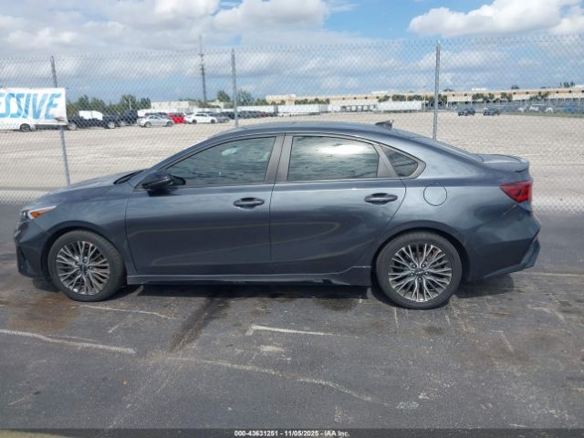 Kia Forte Gt-line Image 14