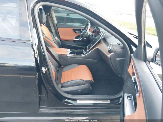 Mercedes-Benz C-Class Sedan Image 12