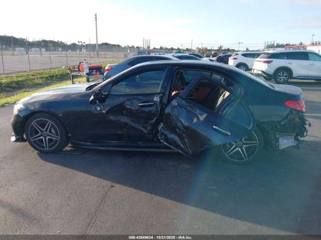 Mercedes-Benz C-Class Sedan Image 9