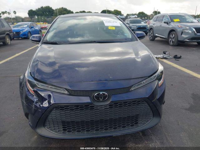 Toyota Corolla Le Image 12