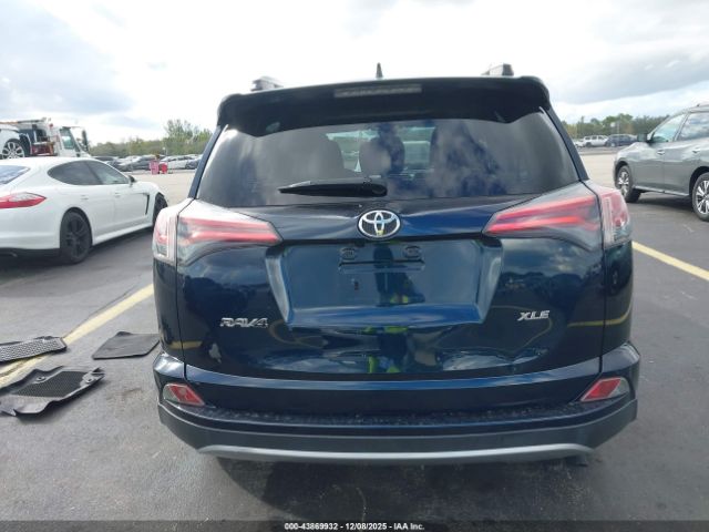 Toyota RAV4 Xle Image 3