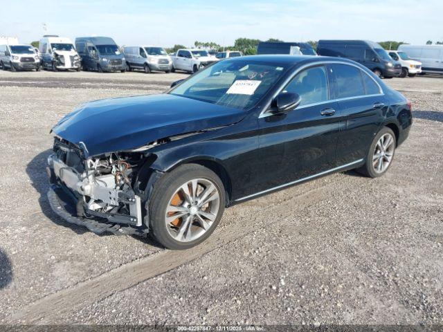 Mercedes-Benz C-Class Image 3