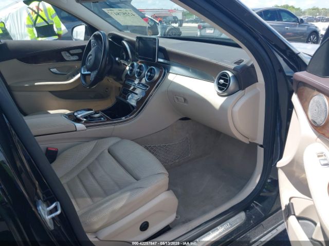 Mercedes-Benz C-Class Image 6