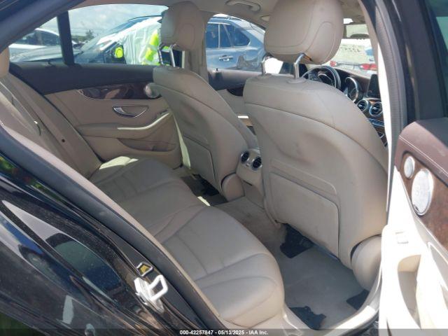 Mercedes-Benz C-Class Image 17