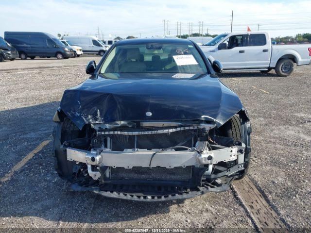 Mercedes-Benz C-Class Image 11