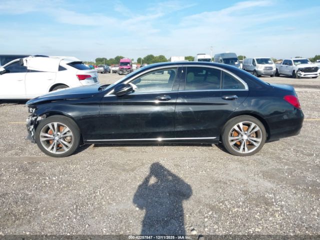 Mercedes-Benz C-Class Image 12