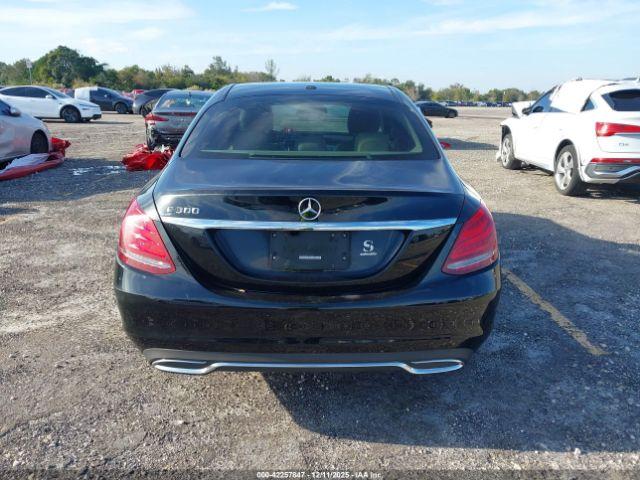 Mercedes-Benz C-Class Image 14