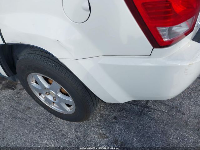 Jeep Grand Cherokee Laredo Image 11