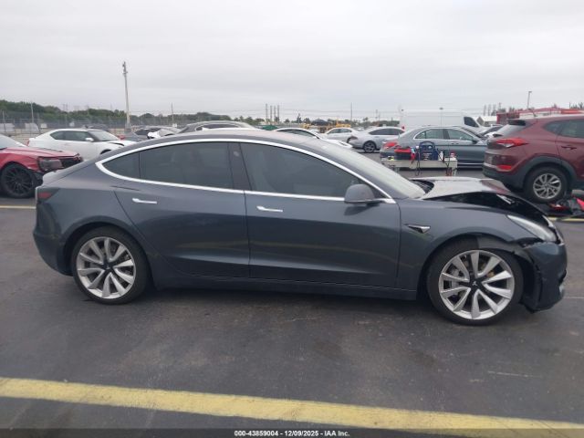 Tesla Model 3 Image 14
