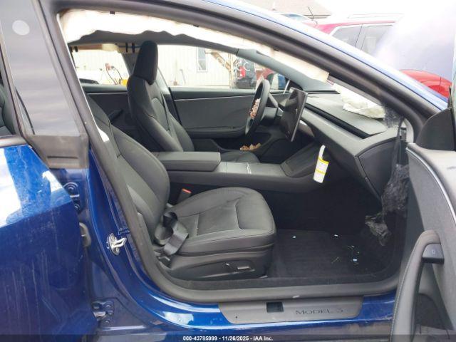 Tesla Model 3 Long Range Rear-wheel Drive Image 10