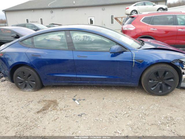 Tesla Model 3 Long Range Rear-wheel Drive Image 3