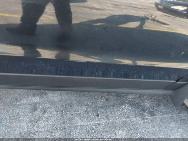 Cadillac SRX Luxury Collection Image 3