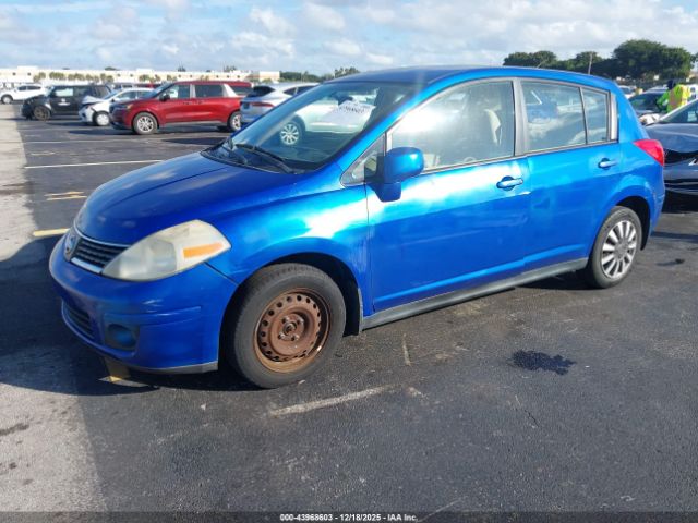 Nissan Versa 1.8s Image 2