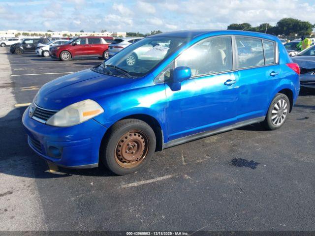 Nissan Versa 1.8s Image 2