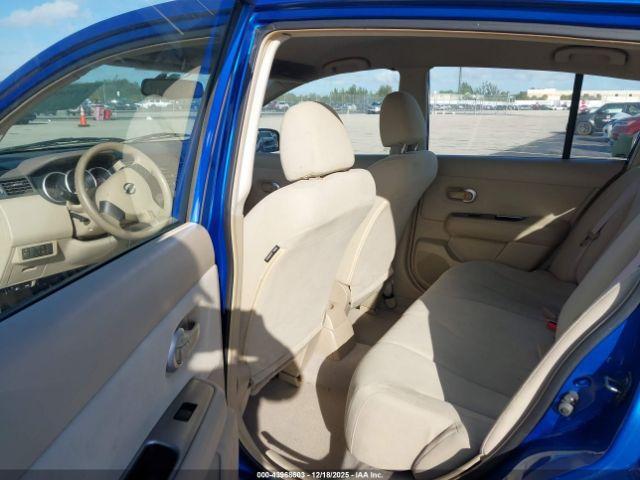 Nissan Versa 1.8s Image 9