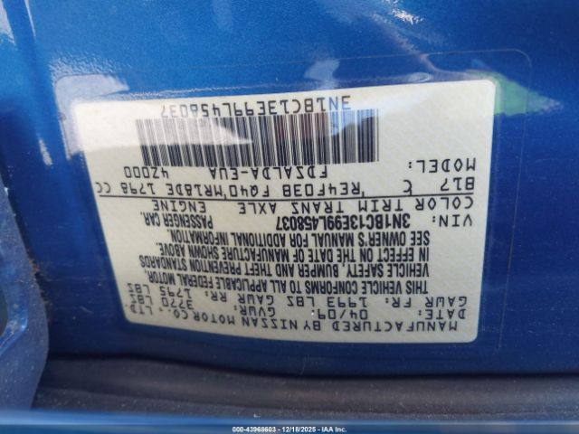 Nissan Versa 1.8s Image 11