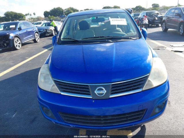 Nissan Versa 1.8s Image 13