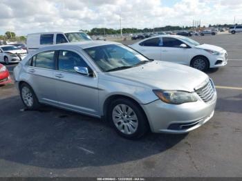  Salvage Chrysler 200