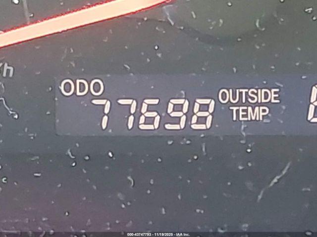 Toyota Camry Le Image 7