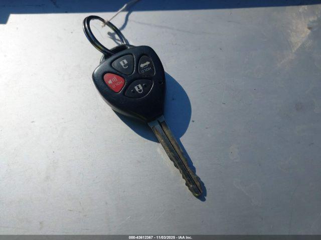 Toyota Corolla L Image 2