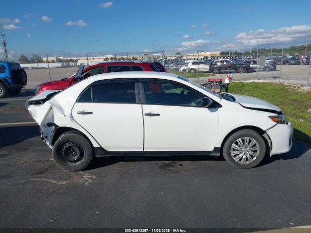 Toyota Corolla L Image 13