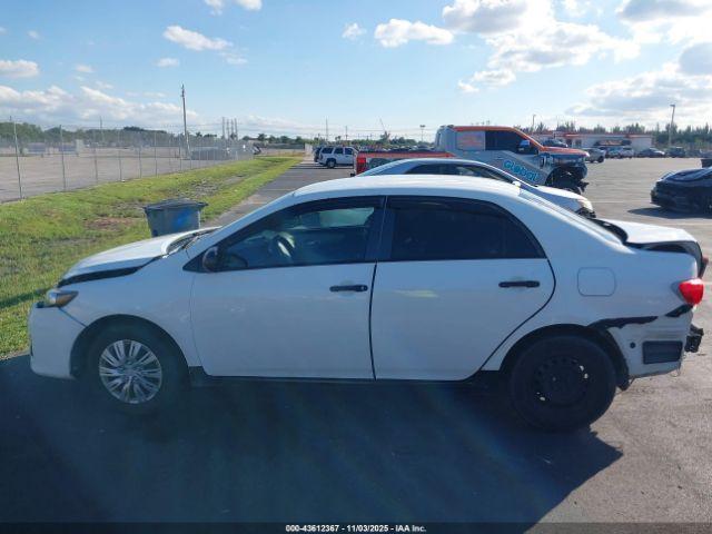 Toyota Corolla L Image 12