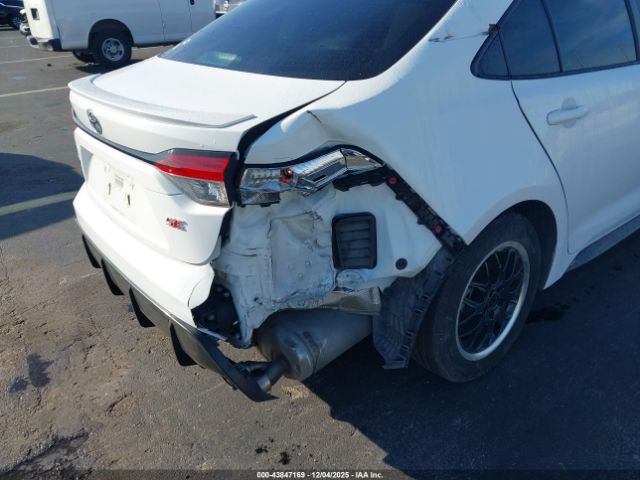 Toyota Corolla Se Image 13