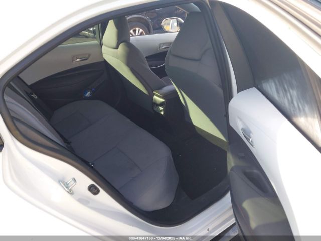 Toyota Corolla Se Image 3