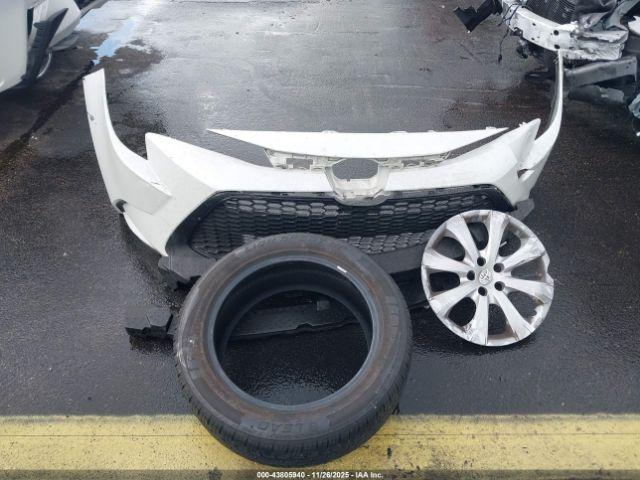 Toyota Corolla Le Image 13