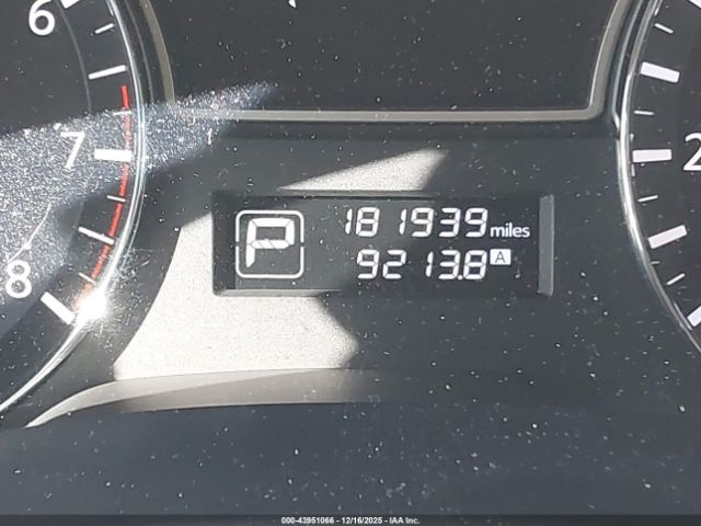 Nissan Pathfinder Sl Image 2