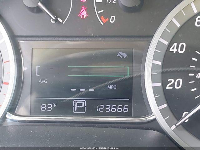 Nissan Sentra Image 13