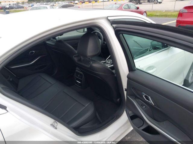 BMW 3 Series Image 6