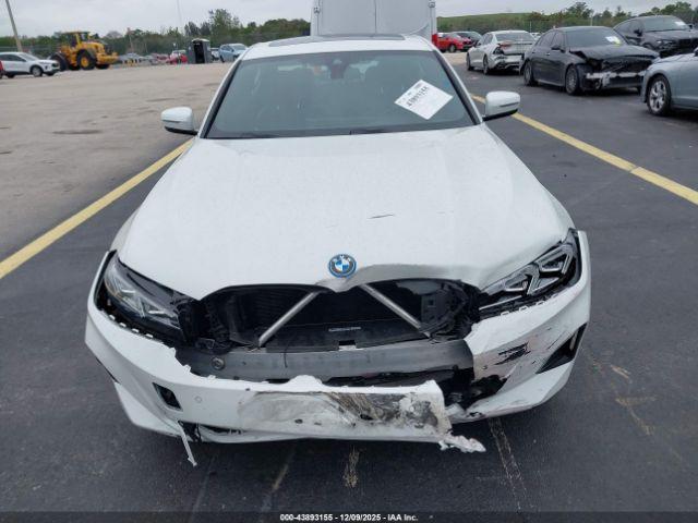 BMW 3 Series Image 12