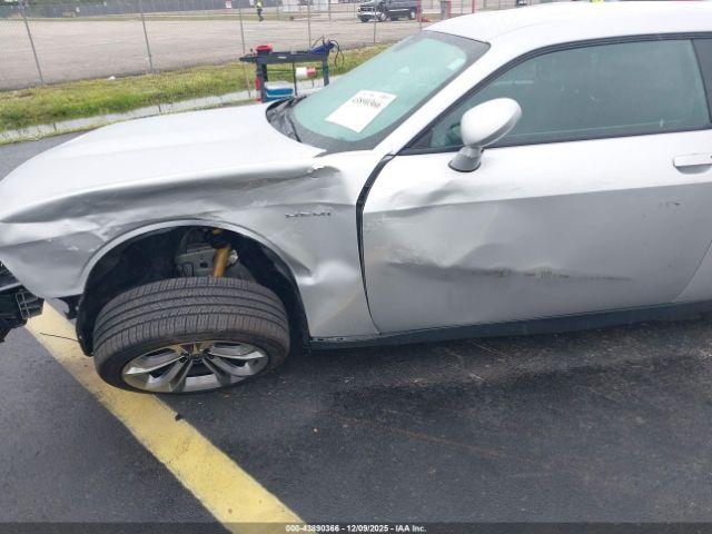 Dodge Challenger Image 7
