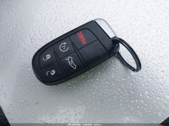 Dodge Challenger Image 11