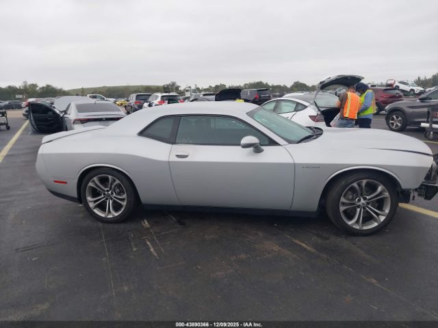 Dodge Challenger Image 16