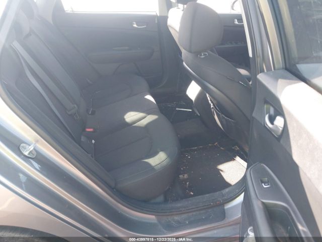 Kia Optima Lx Image 7