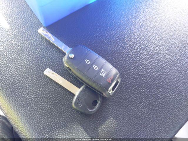 Kia Optima Lx Image 10