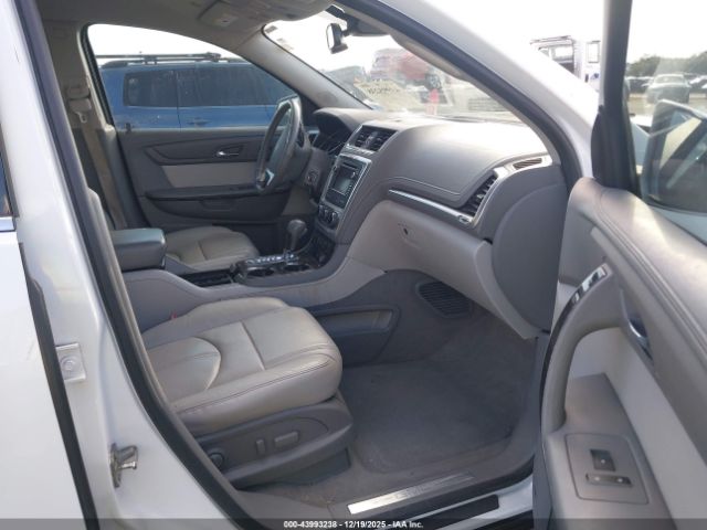 GMC Acadia Image 2