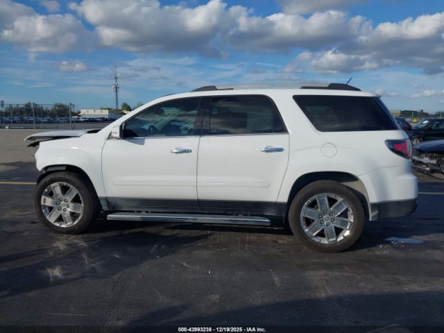 GMC Acadia Image 8