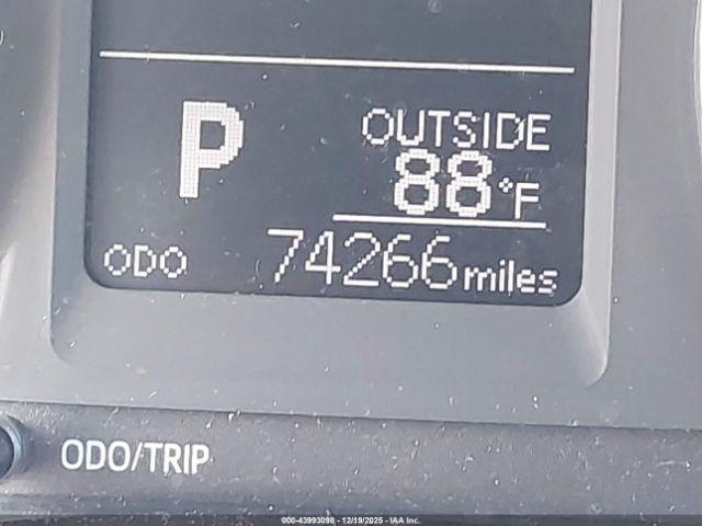 Toyota Corolla Le Image 16