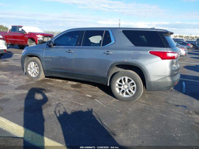 Chevrolet Traverse Ls Image 3