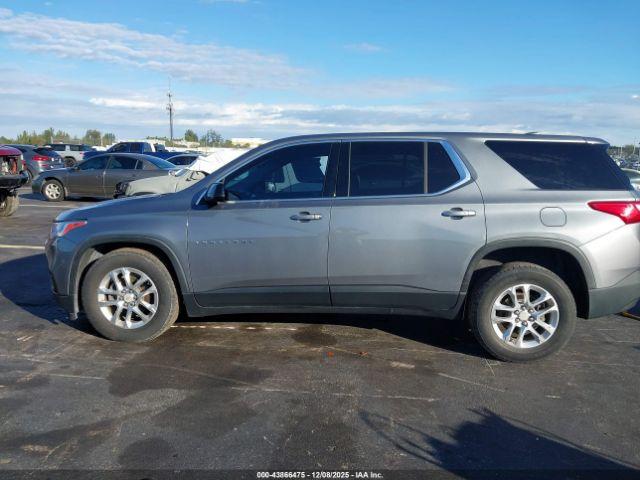 Chevrolet Traverse Ls Image 12