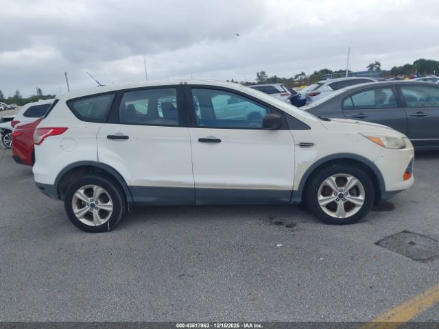 Ford Escape S Image 9